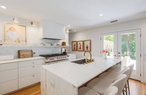 Austin Maison | **NEW** DOWNTOWN HOUSE | HEATED POOL | HOT TUB | Ping Pong | 10 Beds