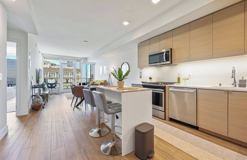 Civic Core Appartement | NEW DT San Diego Stay Queen Bed, Pool & Sauna