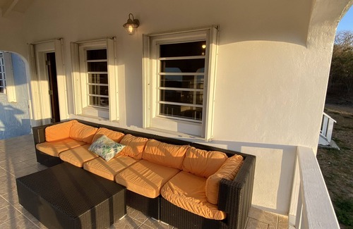 Cotton Valley Maison | New East End Villa with Stunning views- spacious, modern & Beautiful.