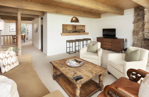 Aspen Copropriété | New!Enjoy amazing views of Aspen Ski areas from this quiet 3/3 two level condo.