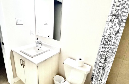 Ottawa Division Maison | New Entire Upper level basement suite. Bright and spacious. Pet friendly.