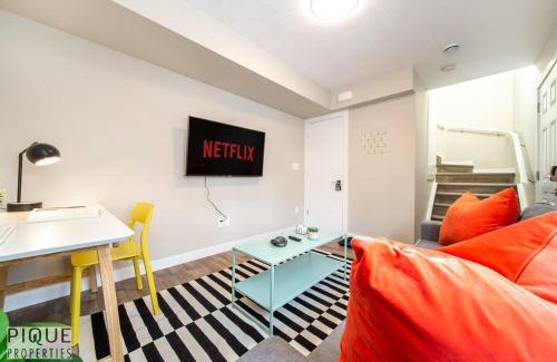 Old Strathcona Appartement | NEW, Euro-Style Suite, Whyte Avenue, AC, Netflix, Sleeps 6!