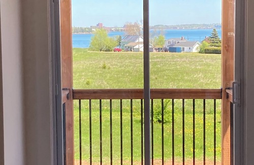 Cornwall Maison | New Executive 4 bedroom home. Water views, minutes from Charlottetown.