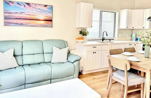 Costa Mesa Maison | NEW Executive Residence I Luxury Shopping I Beach