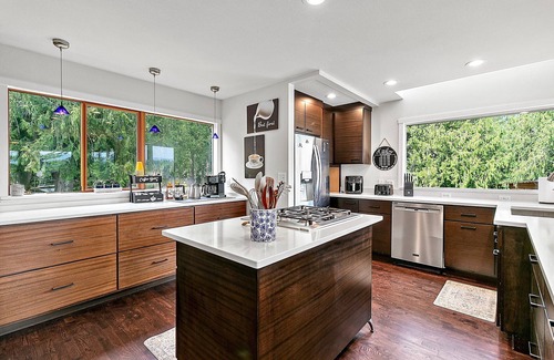 Auburn Maison | *New* Experience the Wonder - Mt. Rainier Majesty