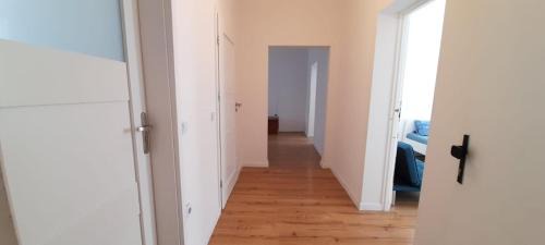 Zeitz Appartement | New flat for 7 Special price per month 4 Rooms