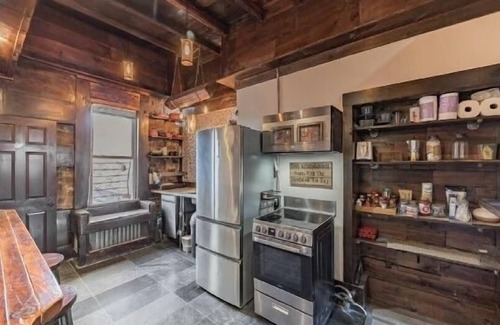 Ocean Hill Appartement | New Flat, Great Light, Unique Brooklyn Bungalow