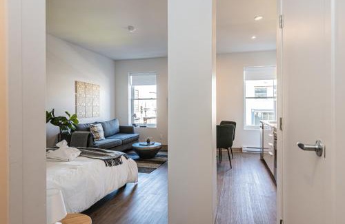 Plateau Mont Royal Appartement | New, Fresh and Luminous Studio in Le Plateau by Den Stays