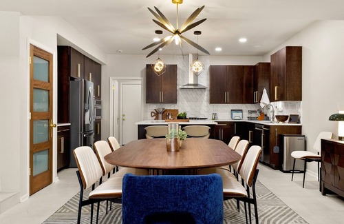 North San Antonio - SAT Maison | NEW! Fully Loaded w/ Heated Pool, Hot Tub & Games!