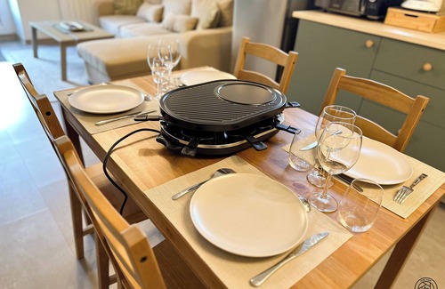 Paroisse Notre-Dame Appartement | New furnished 4* apartment with terrace and private parking.