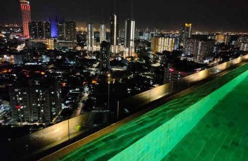 George Town Appartement | New Georgetown Stylist 2BR Homestay for 10pax 无敌美景两房民宿 Beacon Executive Suite