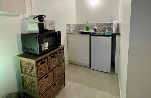 Sainte-Alauzie Appartement | Nouveau Gîte avec piscine au sud du Lot, dans un parc de 5 ha