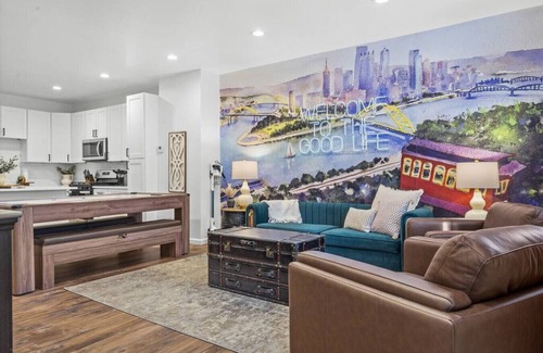 South Oakland Maison | NEW Gorgeous 4bd near universities Hot tub + Games
