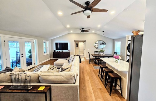 Waterloo Maison | NEW! - Great Lake Escape on Lake Greenwood
