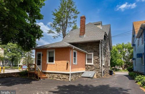 Bryn Mawr Appartement | New! Ground-level 2b2b In Bryn Mawr W Parking!