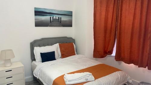 Luton Appartement | New Guest House, Individual Ensuite Rooms with Comfortable Double Beds, TV and WiFi
