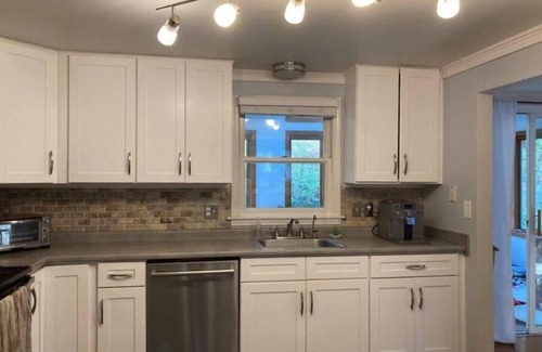 Merrimack Maison | New Hampshire Vacation Home