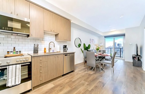 Kitchener Appartement | New High Rise Building with Gorgeous Views