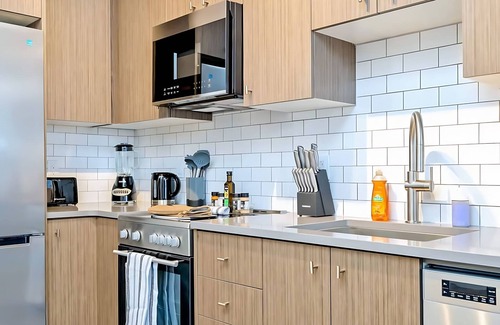 Kitchener Appartement | New High Rise Building with Gorgeous Views