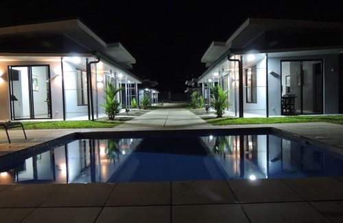San Isidro de El General Maison | New Home with A/C | Wi-Fi | W&D | Smart TV | Full Kitchen | Pool | Free Parking