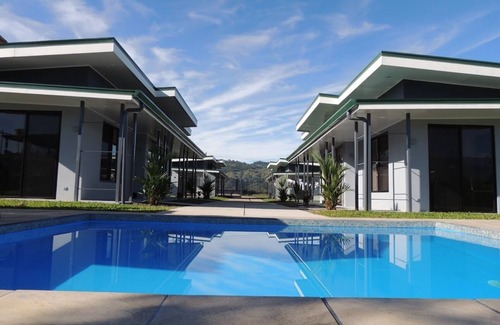 San Isidro de El General Maison | New Home with A/C | Wi-Fi | W&D | Smart TV | Full Kitchen | Pool | Free Parking