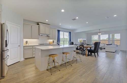 Argyle Maison | New home, Argyle TX, 4 Bd rooms, 5 bds, 3 Bathrooms, Office, Gameroom, Sleeps 11