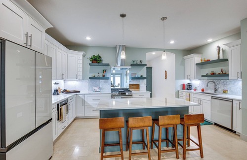 Pine Island Maison | New Home in Pine Island w/Yard!