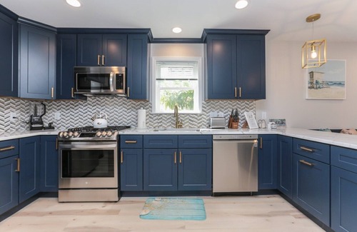 Ortley Beach Maison | NEW HOME IN SEASIDE PARK SLEEPS 12!
