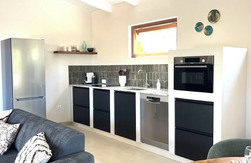 Santa Rosa Appartement | New home, Private pool, Tropical garden, BBQ & Air conditioning, Close to beach & town