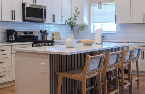 Hough Maison | New Home, Walk to Clinic, Private Patio & Hot Tub!