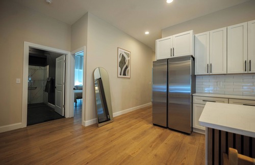 Hough Maison | New Home, Walk to Clinic, Private Patio & Hot Tub!