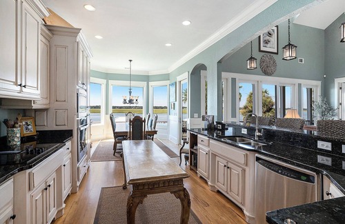 Inlet Harbour Maison | NEW! Hook Shot: Inletfront Retreat w/ Private Dock