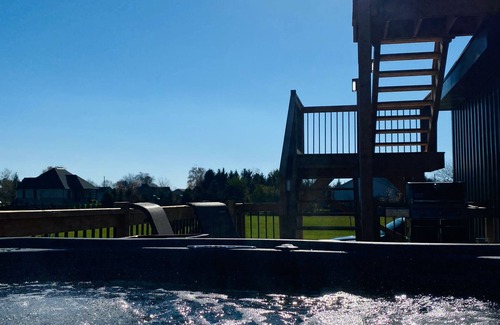 Port Albert Maison | NEW HOT TUB, ROOFTOP PATIO AND ENHANCED LAKE VIEWS!!! Dogs are welcome!
