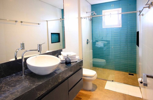 Morro das Pedras Maison | MAISON NEUVE, HAUT STANDARD, FRONT DE PLAGE, DANS CONDOMINIUM FERMÉ!