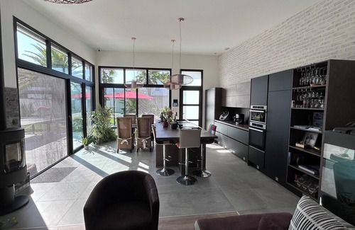 Le Tour-du-Parc Maison | Maison neuve, Jacuzzi, Terrasse, Proximité Plages et Commerces