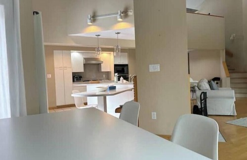 Manlius Maison | New! HT Pool Long Range Views Sleeps12 Location 99