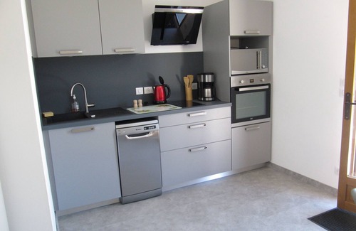 Chateauneuf Appartement | T3 neuf indépendant avec 2 chambres et piscine