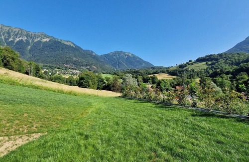 Faverges-Seythenex Maison | Gîte 427- Maison indép. 2 pers (4*) avec SPA, vue panoramique sur Massif Bauges