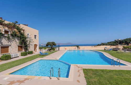 Karoti Appartement | [NEW] Karoti 18 apartment, w/ private garden & common pool