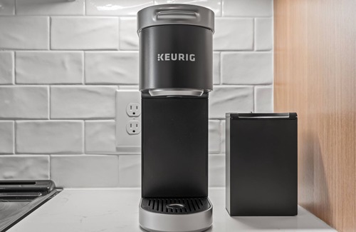 Home Park Appartement | New! King bed Modern with City Views