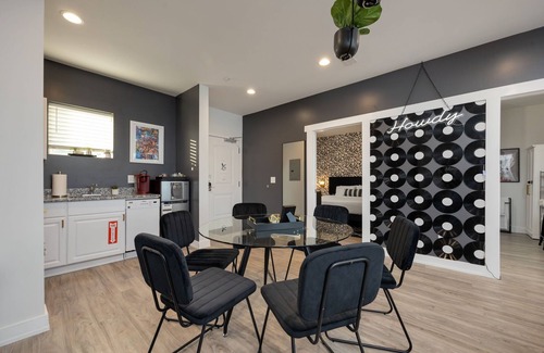 Five Points Copropriété | NEW King suite, Sleeps 14 in the heart of Nashville