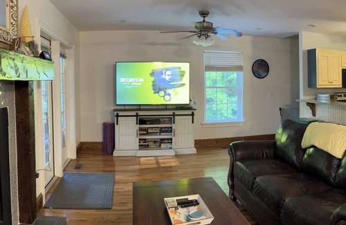 Central Maison | NEW!Lakefront retreat with huge dock, private cove. Perfect for Clemson Football