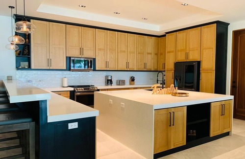 Playa Santa Teresa Maison | Marque nouvelle maison de luxe en bord de mer moderne littéralement étapes à l'océan
