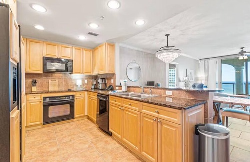 Pensacola Beach Copropriété | New Listing! 2B Stunning Gulf Front Views P1-1409