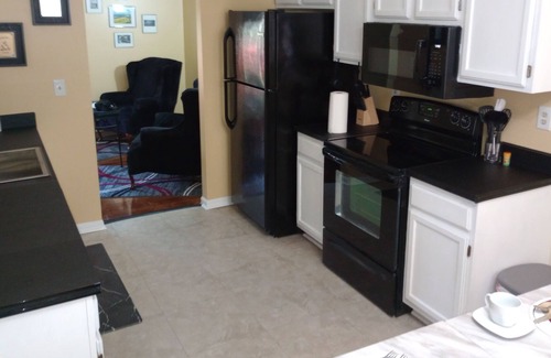Odenton Copropriété | NEW LISTING! Charming DC Metro: Your Perfect Odenton Getaway by RedAwning
