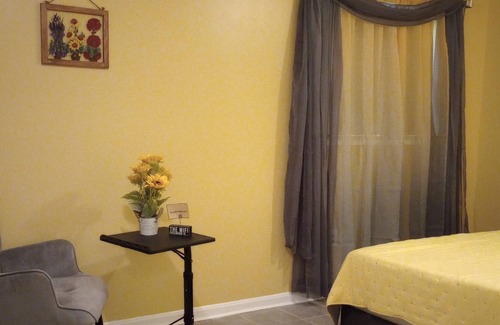 Odenton Copropriété | NEW LISTING! Charming DC Metro: Your Perfect Odenton Getaway by RedAwning