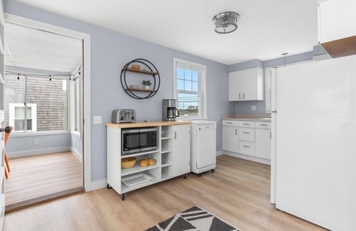 Newbury Maison | NEW LISTING DISCOUNT Oceanfront on Plum Island w/ 4+ bedrooms. Family friendly!