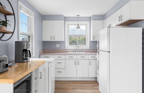 Newbury Maison | NEW LISTING DISCOUNT Oceanfront on Plum Island w/ 4+ bedrooms. Family friendly!