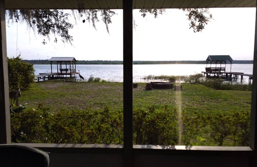 Fort McCoy Maison | -NEW LISTING- Lake Front 1300sq ft Home, Ocala National Forest, Salt Springs