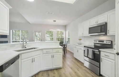 North San Antonio - SAT Maison | NEW LISTING Midtown home w pool, relax & have fun